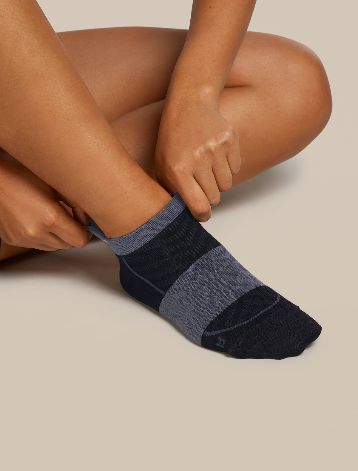 Women’s Merino Run+ Ultralight Micro Socks Black/Graphite - 2