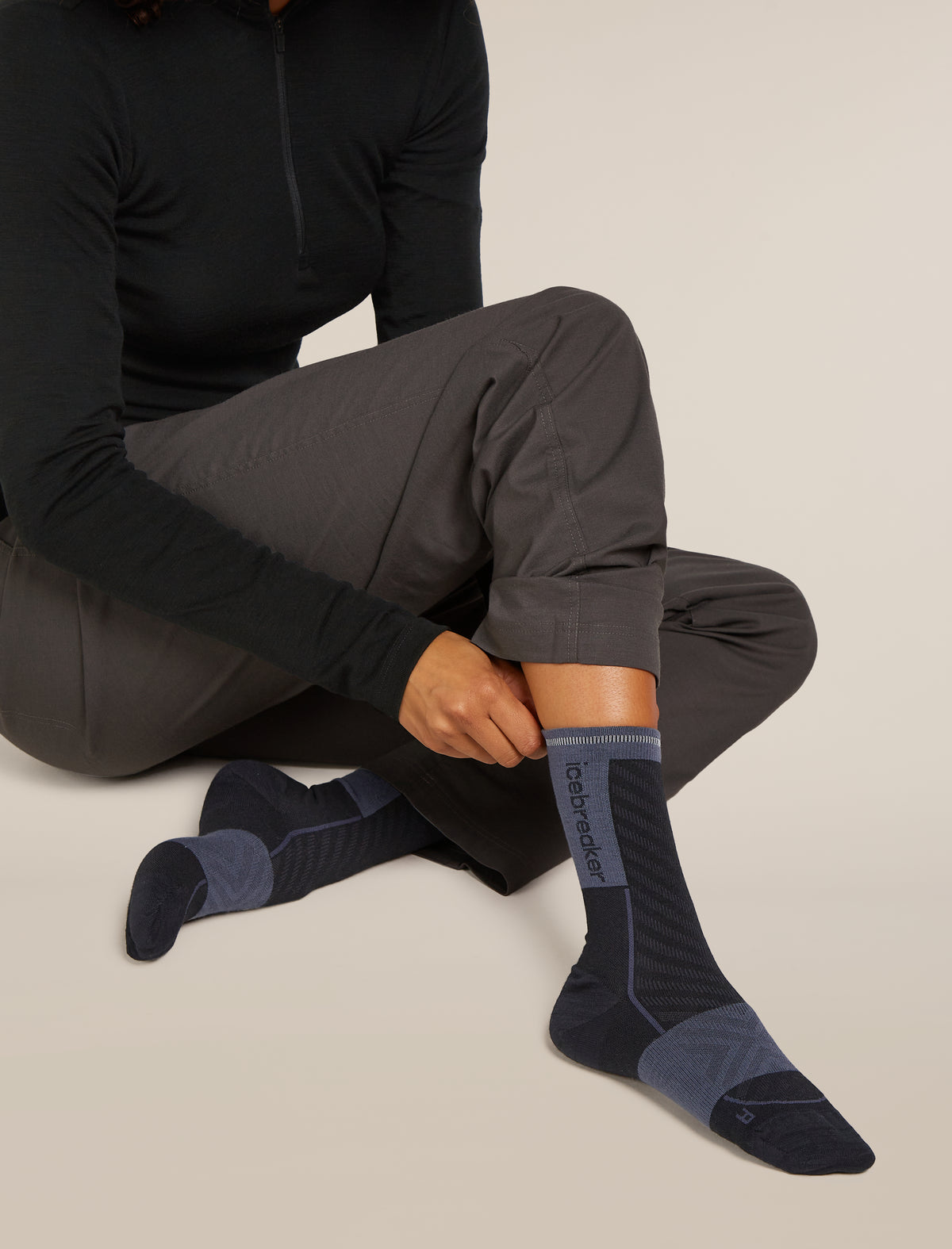 Women’s Merino Blend Run+ Ultralight Crew Socks Black/Graphite - 2