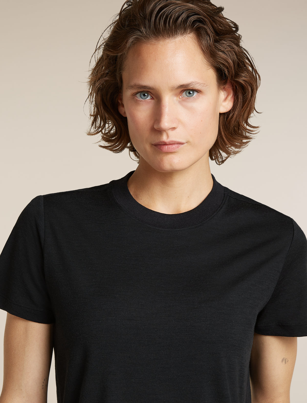 icebreaker-apac Women’s Merino 150 Tech Lite Short Sleeve Crop T-Shirt Black Women - 6