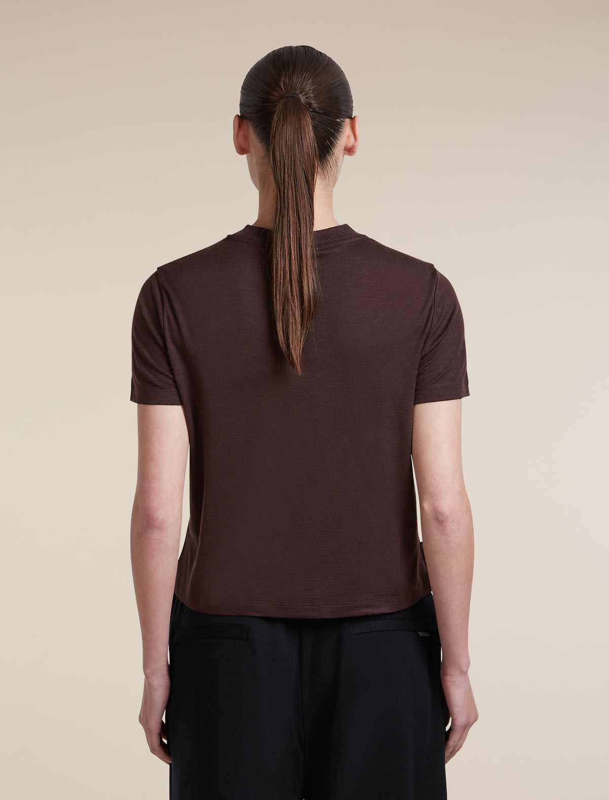 icebreaker-apac Women's Merino 150 Tech Lite Short Sleeve Crop T Shirt Bittersweet Women - 2