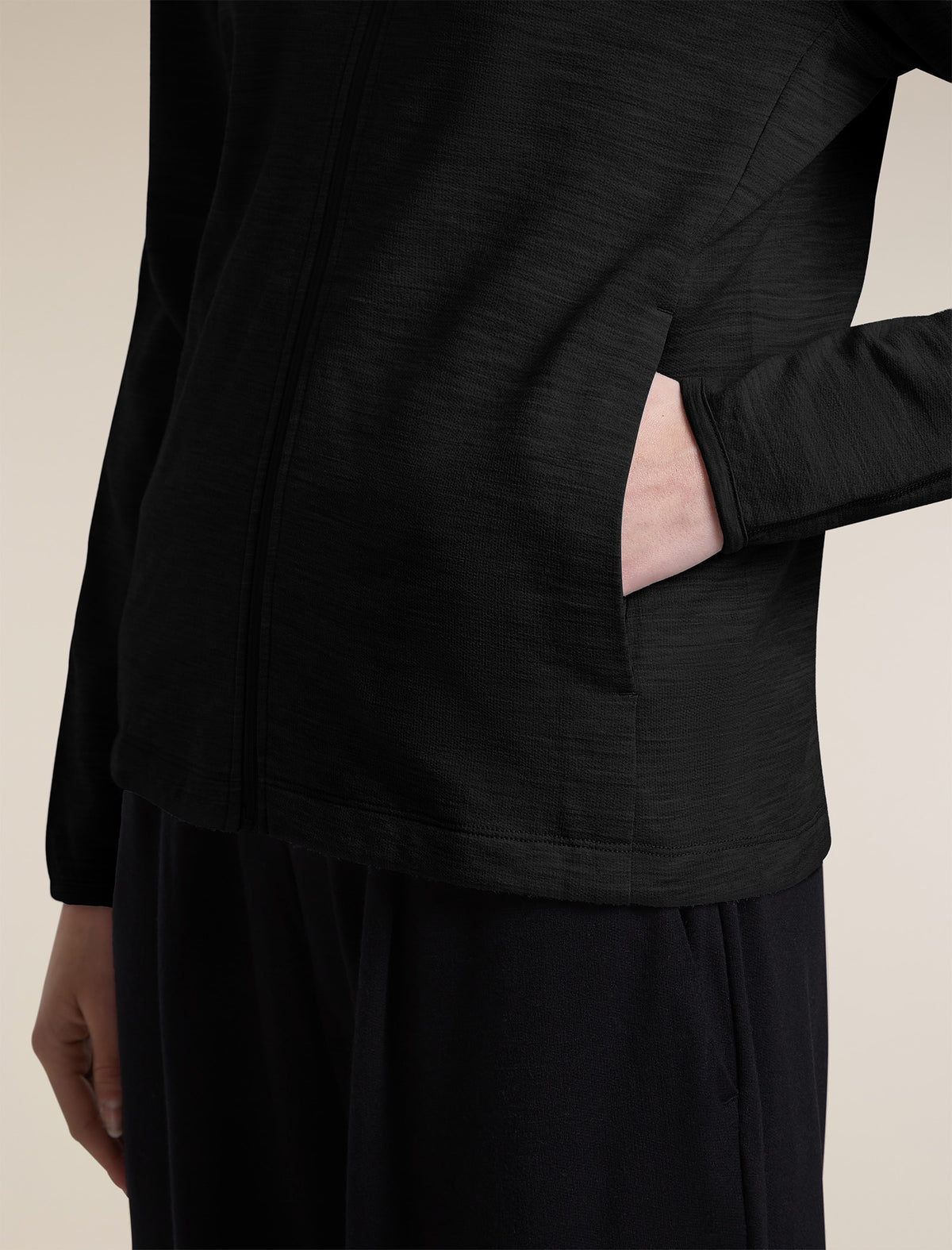 icebreaker-apac Women's Merino 360 RealFleece™ Elemental Long Sleeve Zip Hoodie Black Women - 8