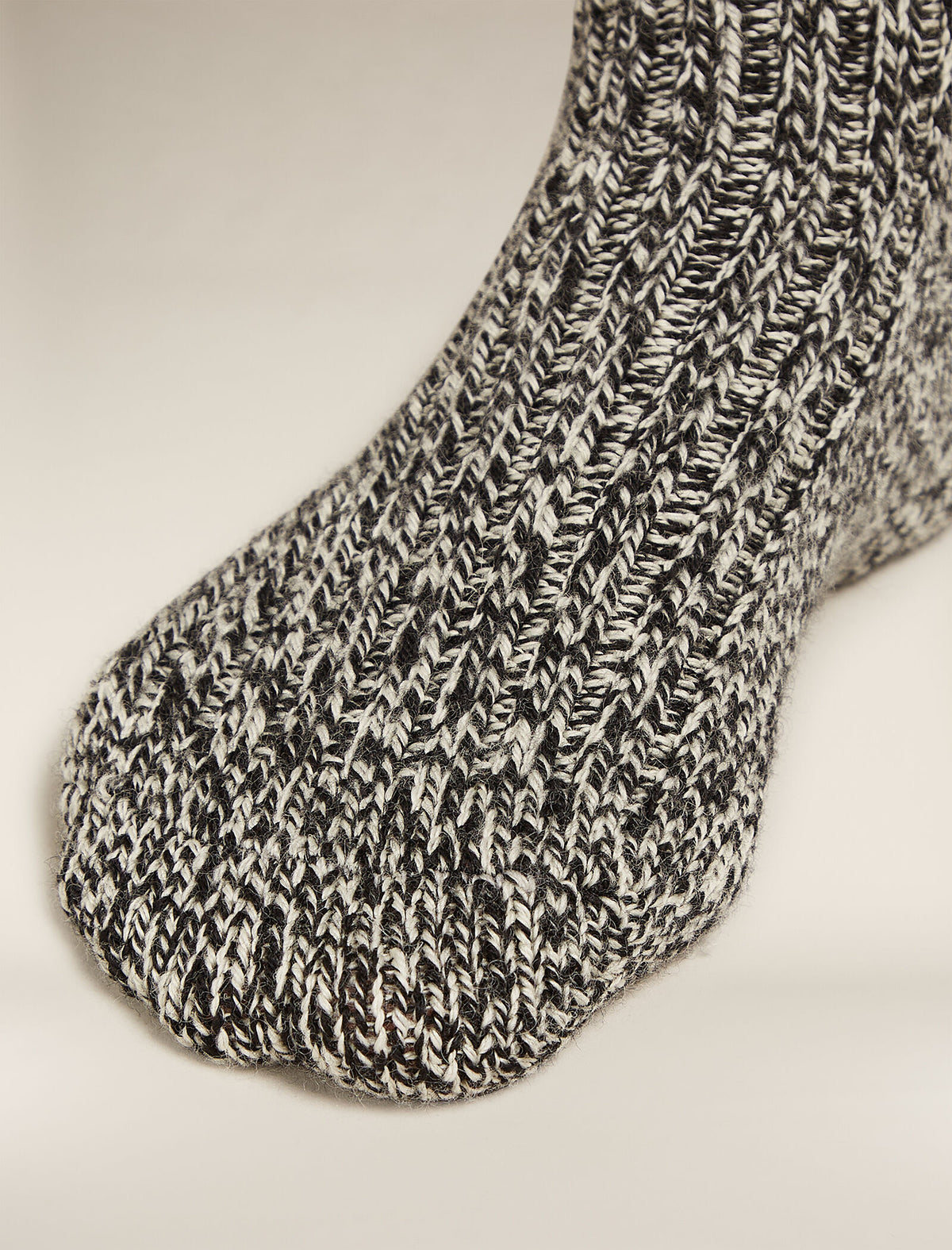 Unisex Merino Ski Lodge Crew Socks Black/Undyed - 1