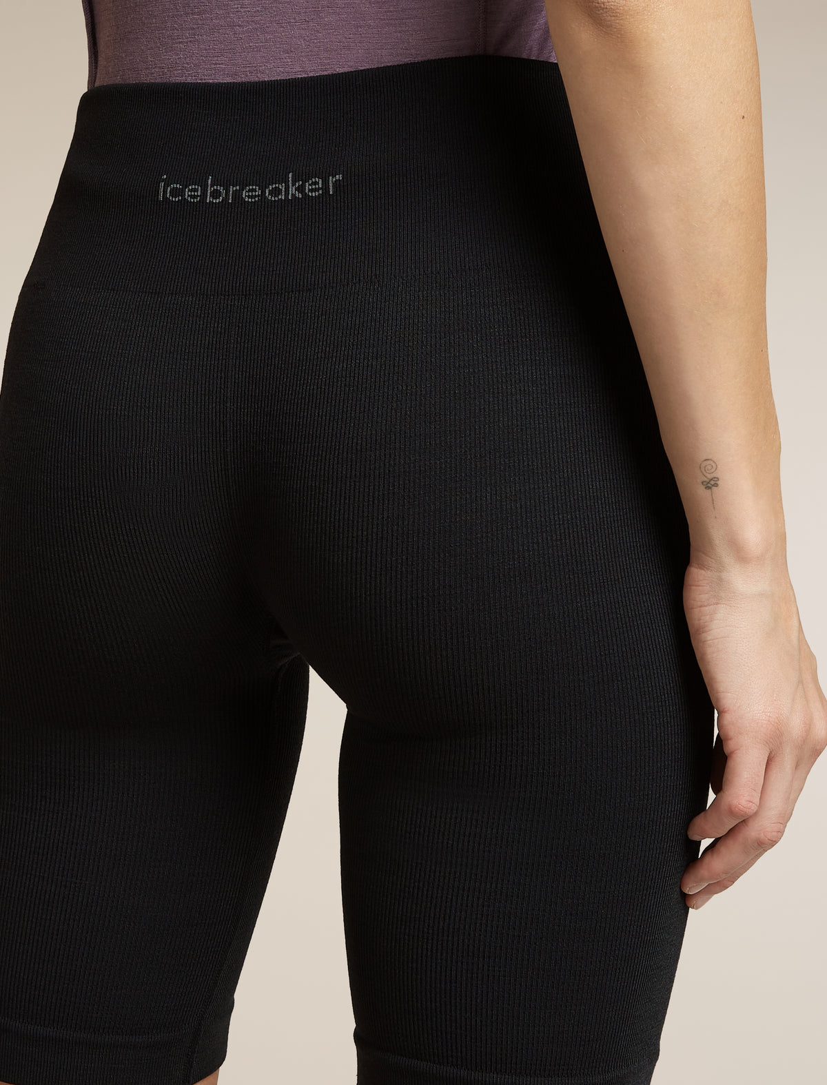 Women’s Merino Blend 260 Seamless Rib 8" High Rise Shorts Black - 5