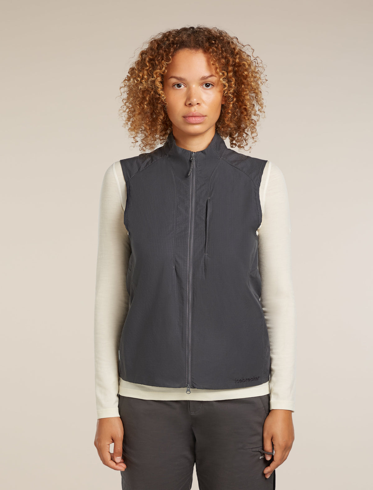 icebreaker-apac Women’s  Shell+™ Cotton Elevation Windbreaker Vest Obsidian Women - 1