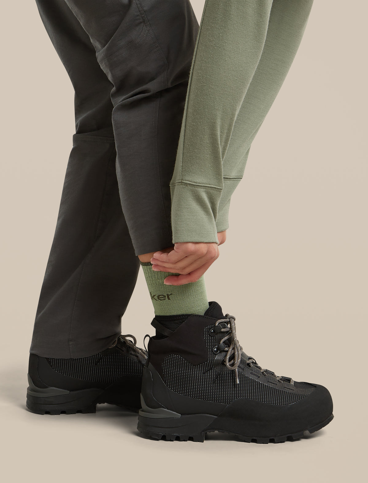 Women's Merino Hike+ Light Crew Socks Lichen/Dark Loden - 4