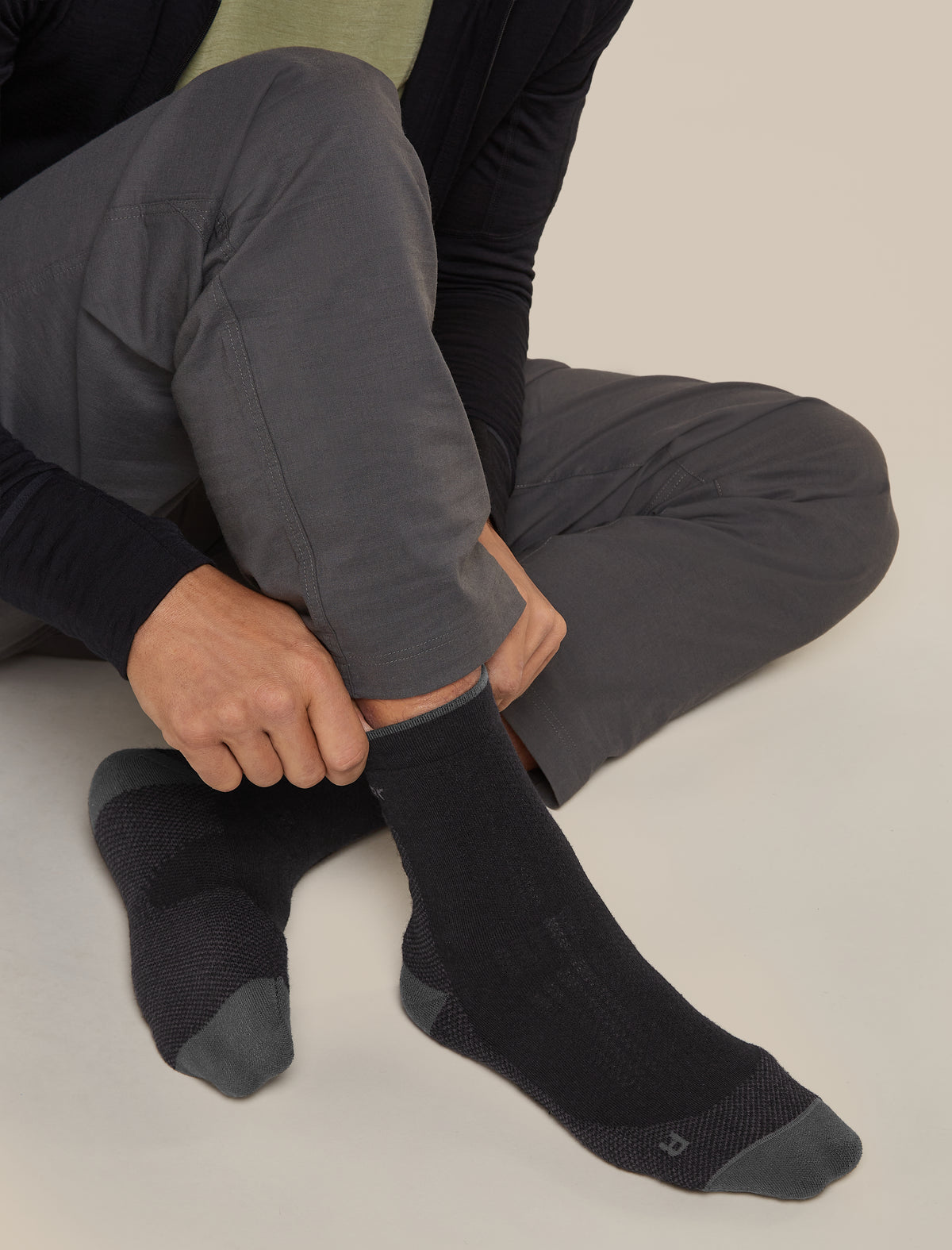 Men's Merino Hike+ Ultralight Socks Quarter Black/Obsidian - 6