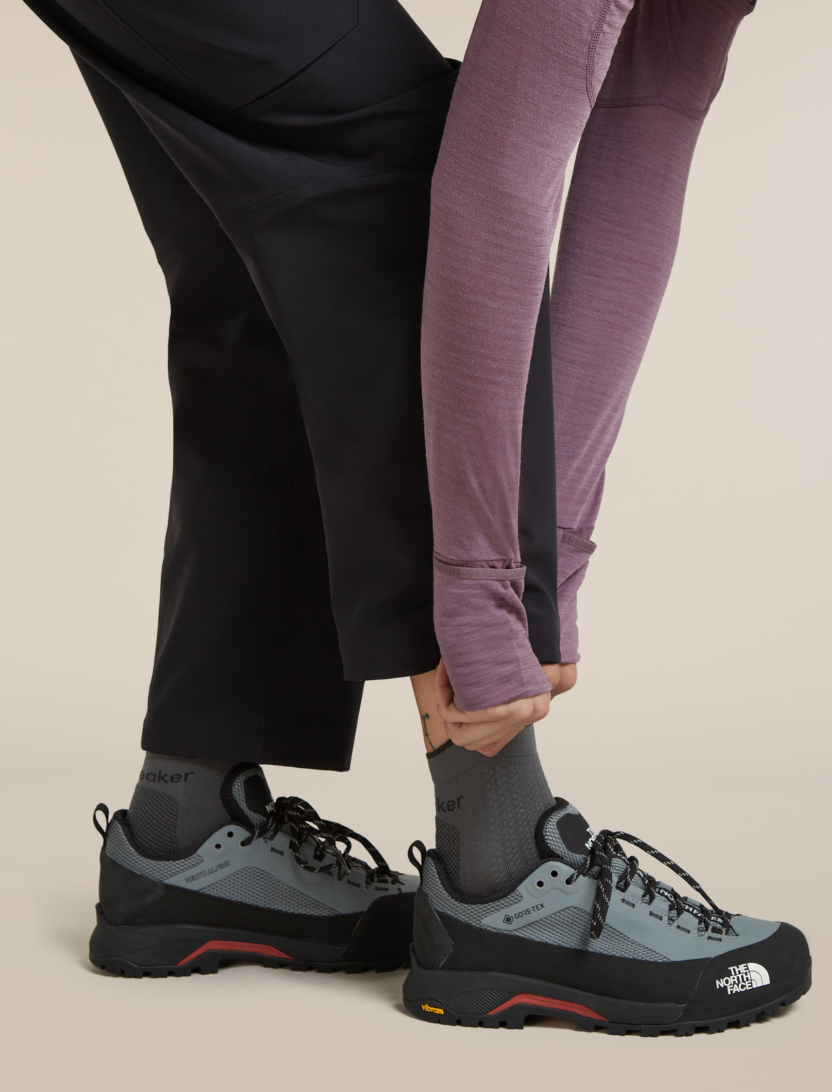 Women's Merino Hike+ Ultralight Socks Quarter Obsidian/black - 5