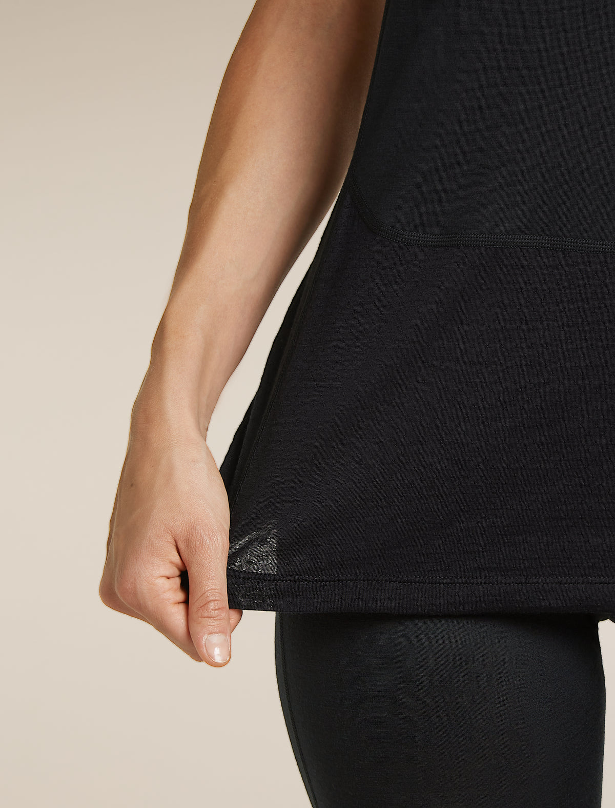 Women’s Merino Blend 125 ZoneKnit™ Short Sleeve Crewe Black - 6
