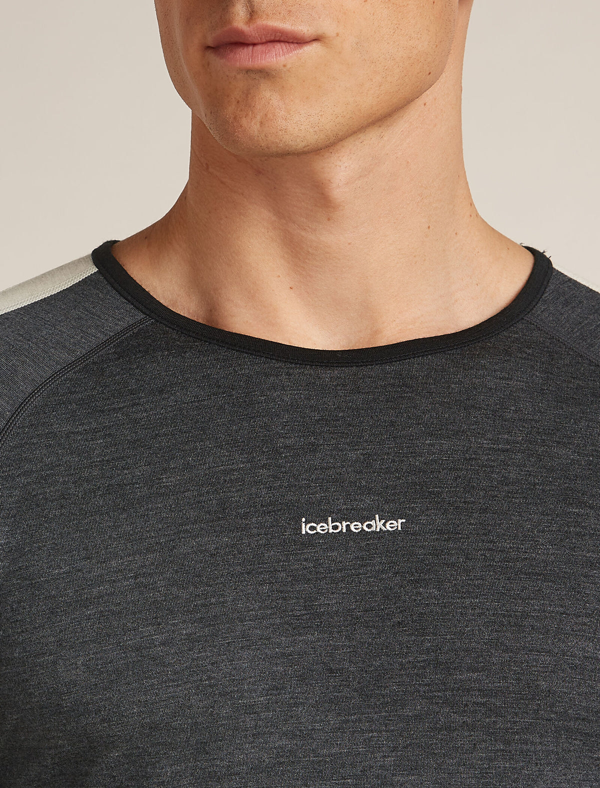 Men's Merino 200 Oasis+ Long Sleeve Crewe Thermal Top Black/Jet Heather - 6