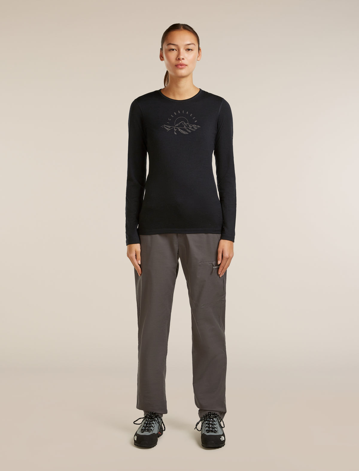 Women’s Merino 200 Oasis Long Sleeve Crewe Sunrise Summit Black - 3