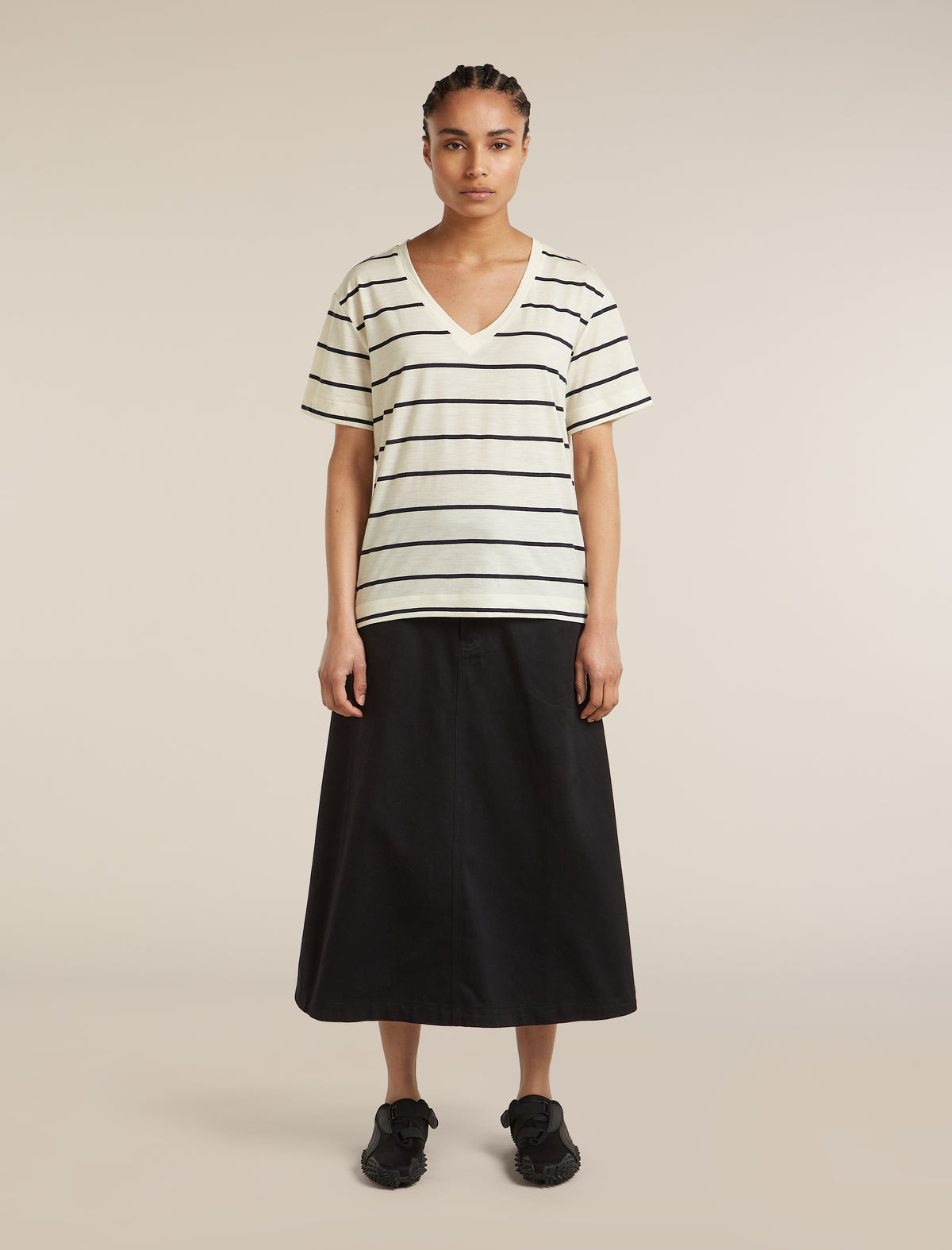 Women’s Merino 150 Tech Lite Short Sleeve Relaxed V Neck T-Shirt Undyed/Midnight navy - 3