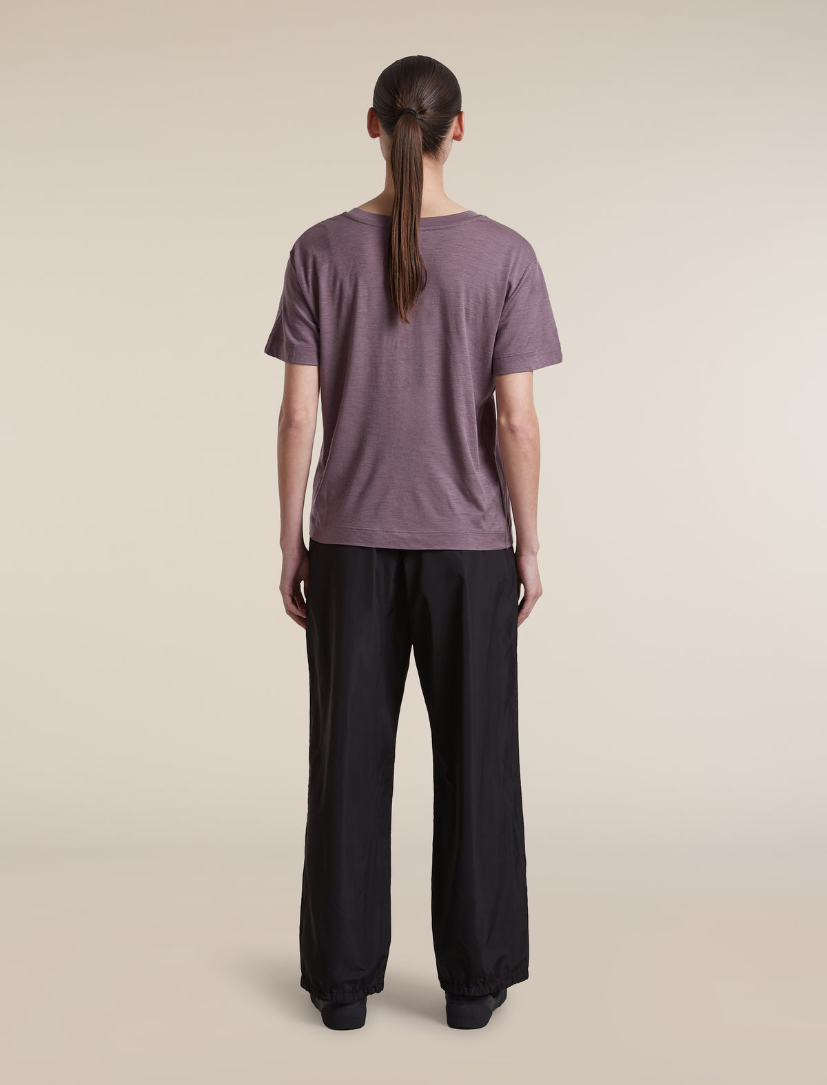 Women's Merino 150 Tech Lite Short Sleeve Relaxed V Neck T Shirt Grey Plum - 6