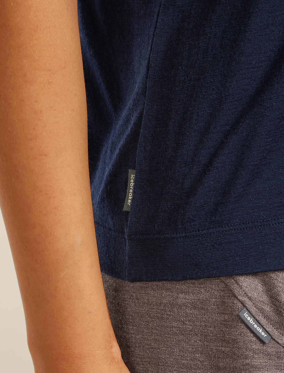 Women’s Merino 150 Tech Lite Short Sleeve Relaxed V Neck T-Shirt Midnight Navy - 9