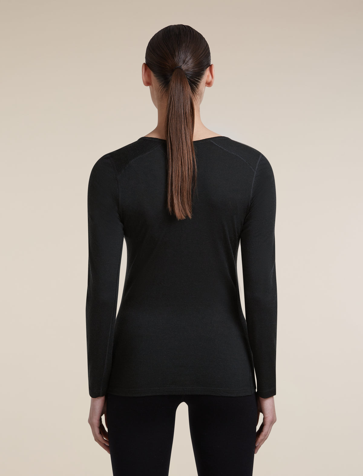Women's Merino 200 Oasis Long Sleeve V Neck Black - 2