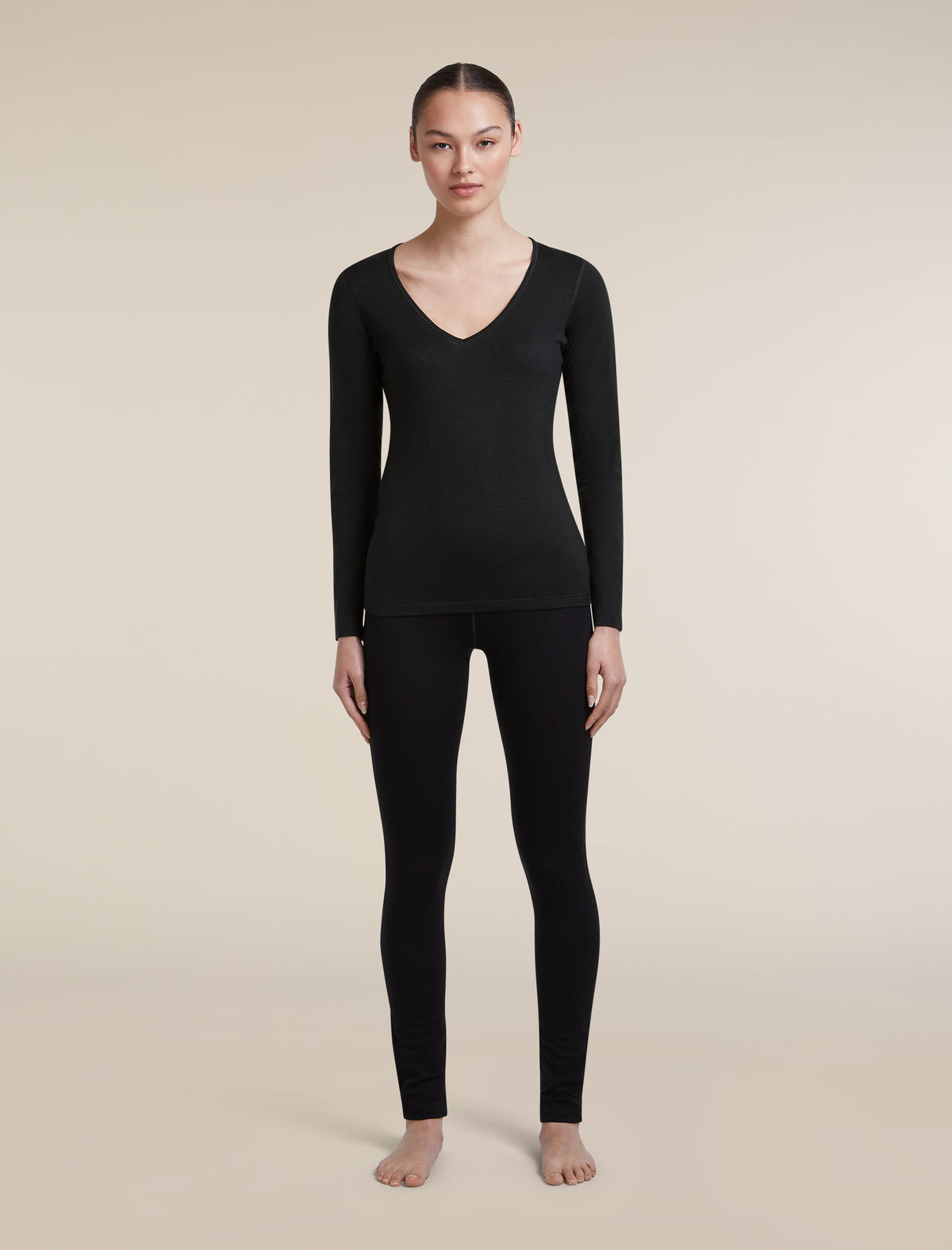 Women's Merino 200 Oasis Long Sleeve V Neck Black - 3