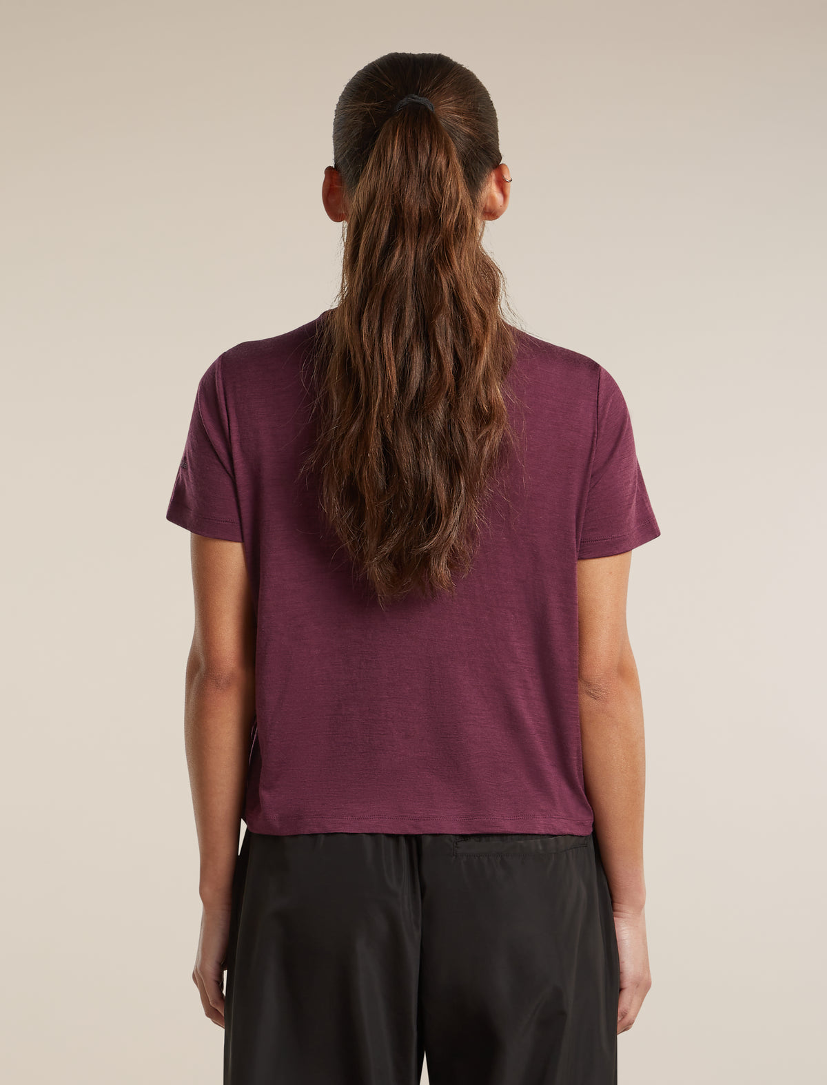 Women's Merino 150 Tech Lite Short Sleeve Crop T Shirt Great Heights Dark Berry - 2