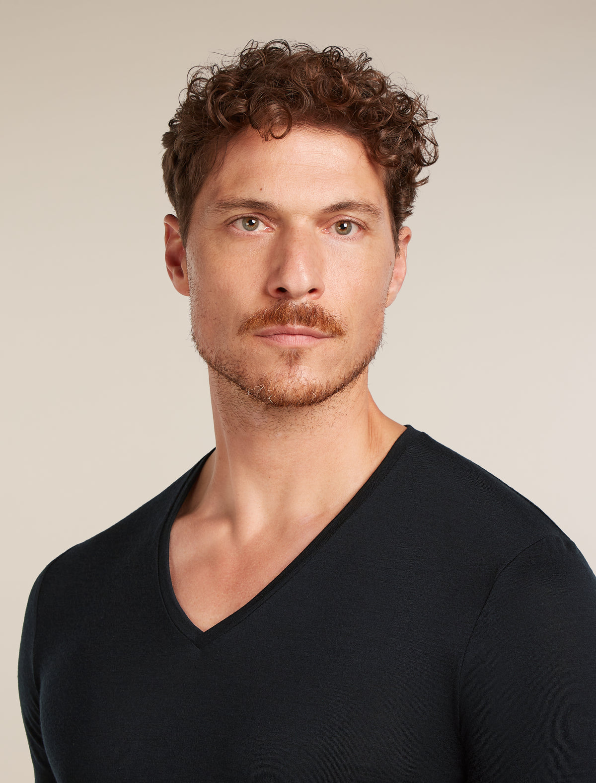 Men’s Merino 150 Anatomica Short Sleeve V Neck Top Black - 8