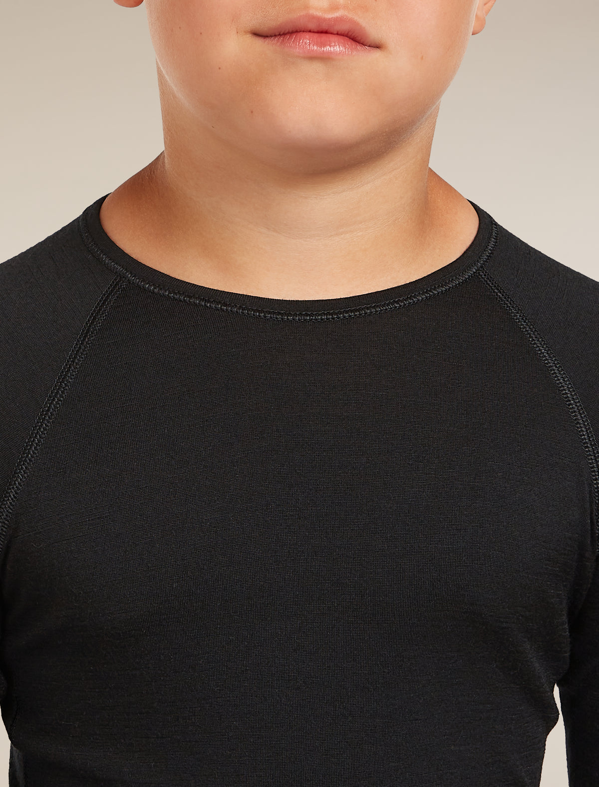 Merino 200 Oasis Long Sleeve Crew Thermal Top Black - 10