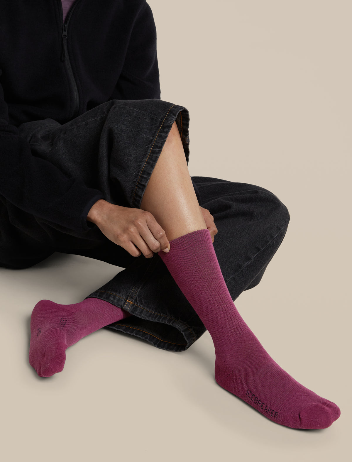 Women's Merino Lifestyle Light Crew Socks Dark Berry - 5